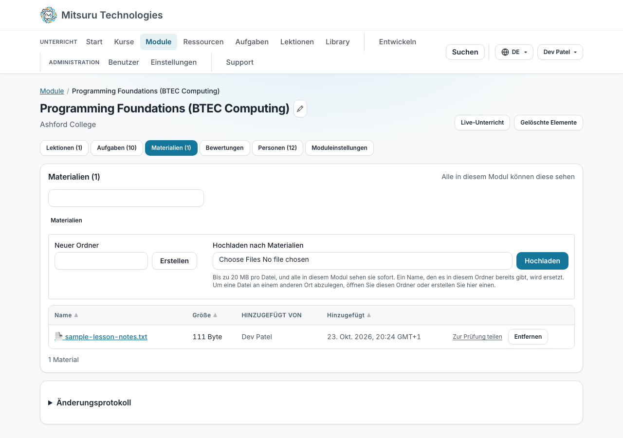 Der Tab „Materialien“ eines Moduls, mit einem Feld für Ordner, einem Feld zum Hochladen und den Dateien, die schon mit der Klasse geteilt sind