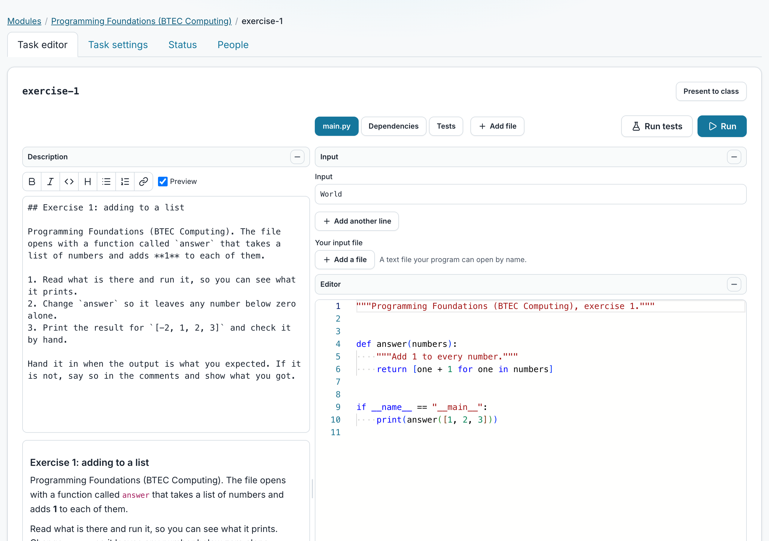 La tarea de un profesor en el editor: el enunciado del ejercicio a la izquierda y el código Python inicial a la derecha, con los botones Ejecutar y Ejecutar pruebas encima